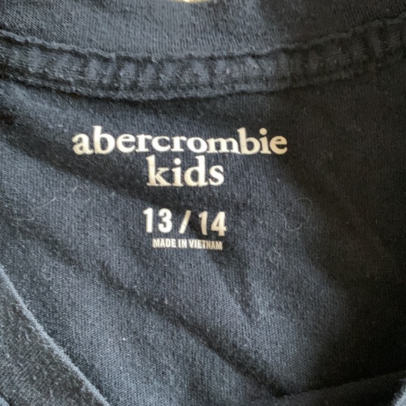 Abercrombie Kids tshirt - Picture 2 of 2
